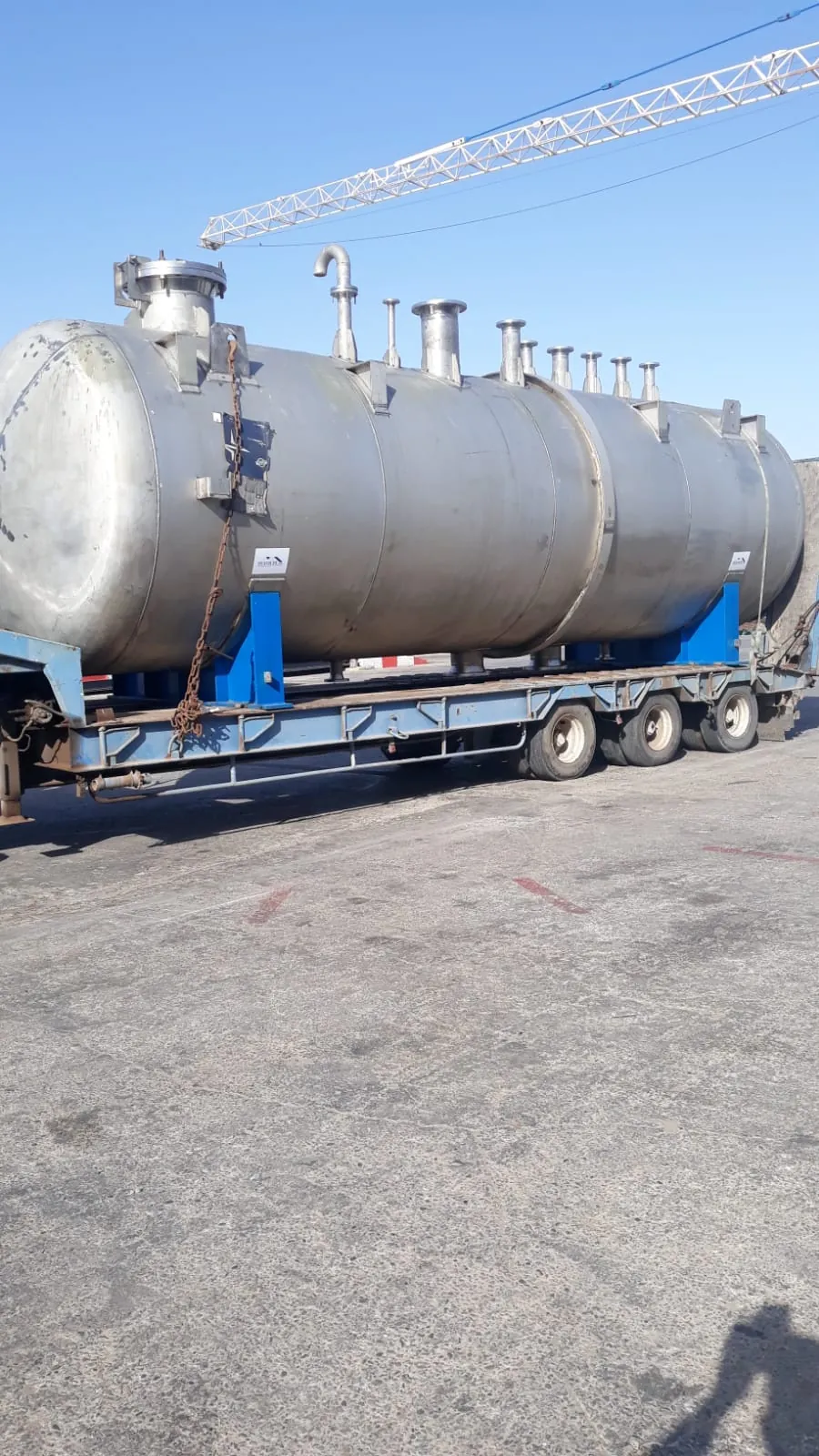 Convoi exceptionnel vers un site industriel
