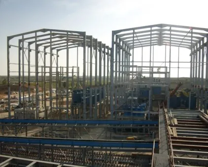 Structure porteuse et convoyeurs de l’usine de broyage Daoui