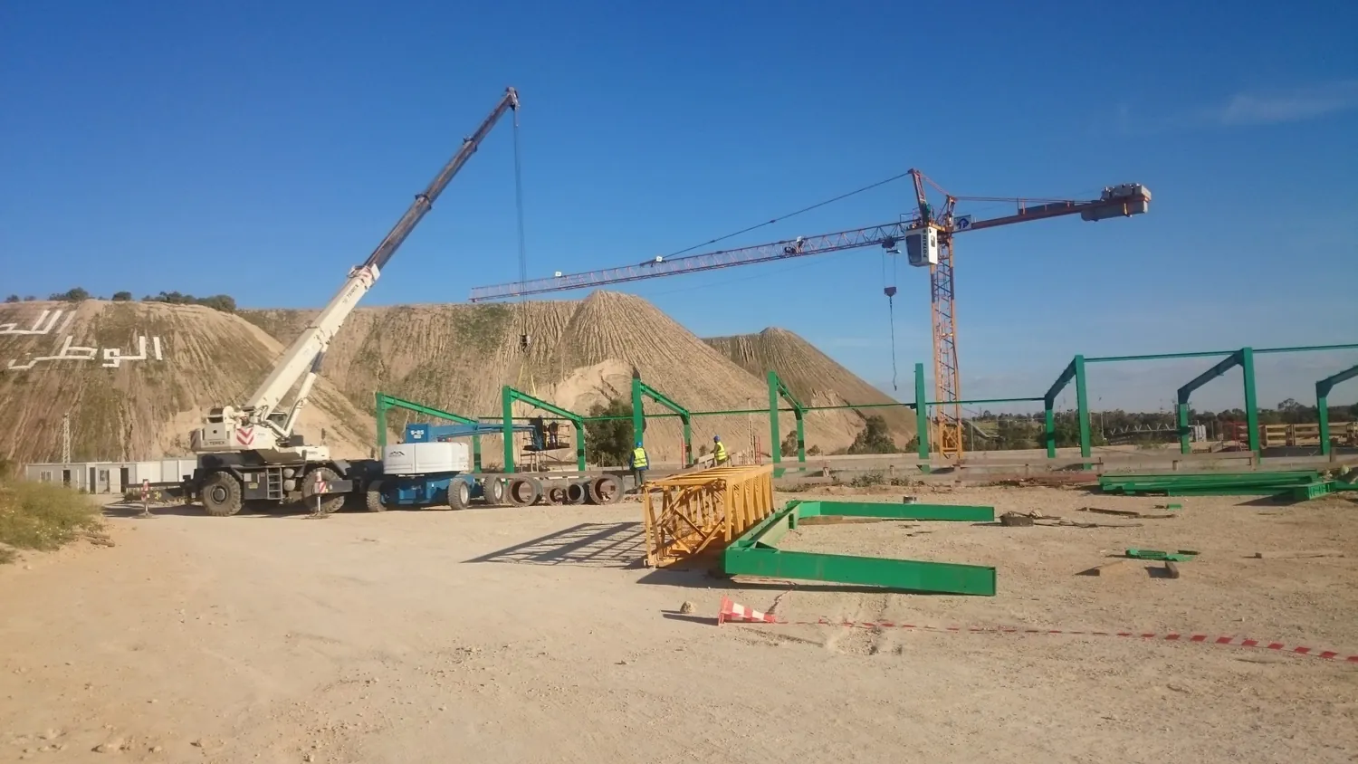 Abri du bassin de l’extension de la laverie MEA en début de montage