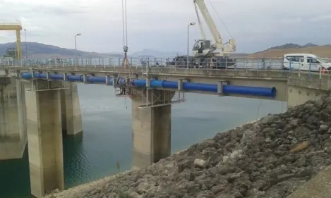 Structure métallique et caillebotis réalisés sur un site industriel